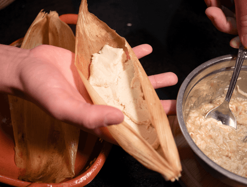 Le secret des tamales authentiques : la masa nixtamalisée